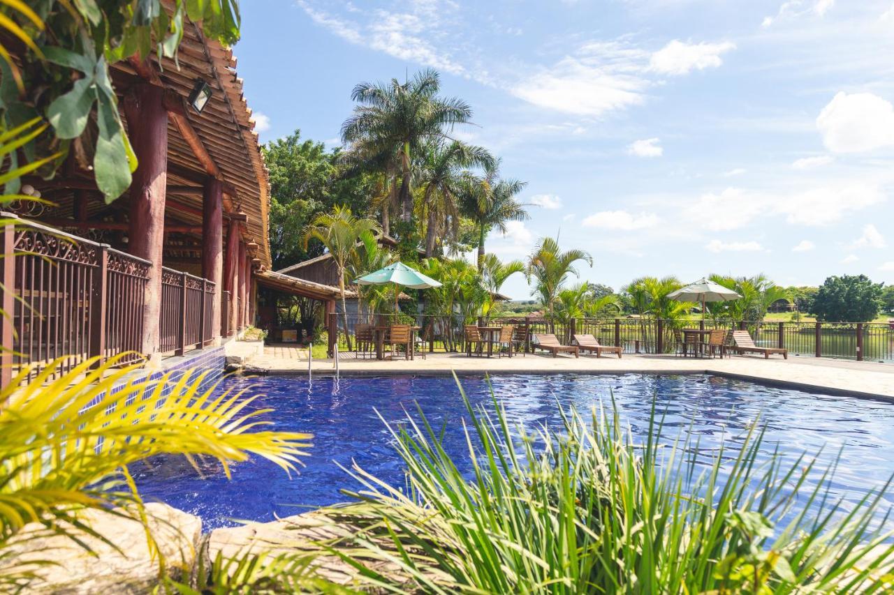 Hotel Fazenda Pacu Inhauma Buitenkant foto